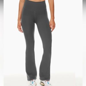 Tna action flare leggings